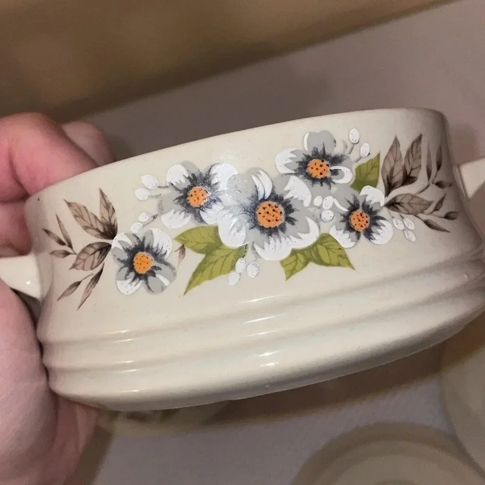 Heavenly baking dishes serve store stoneware vintage kitchen cook ivory flowers - Picture 2 of 5